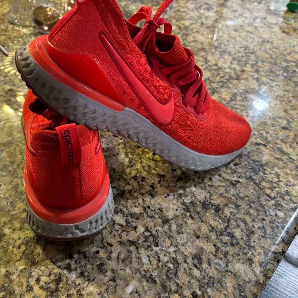 Nike - Picture 2 of 3